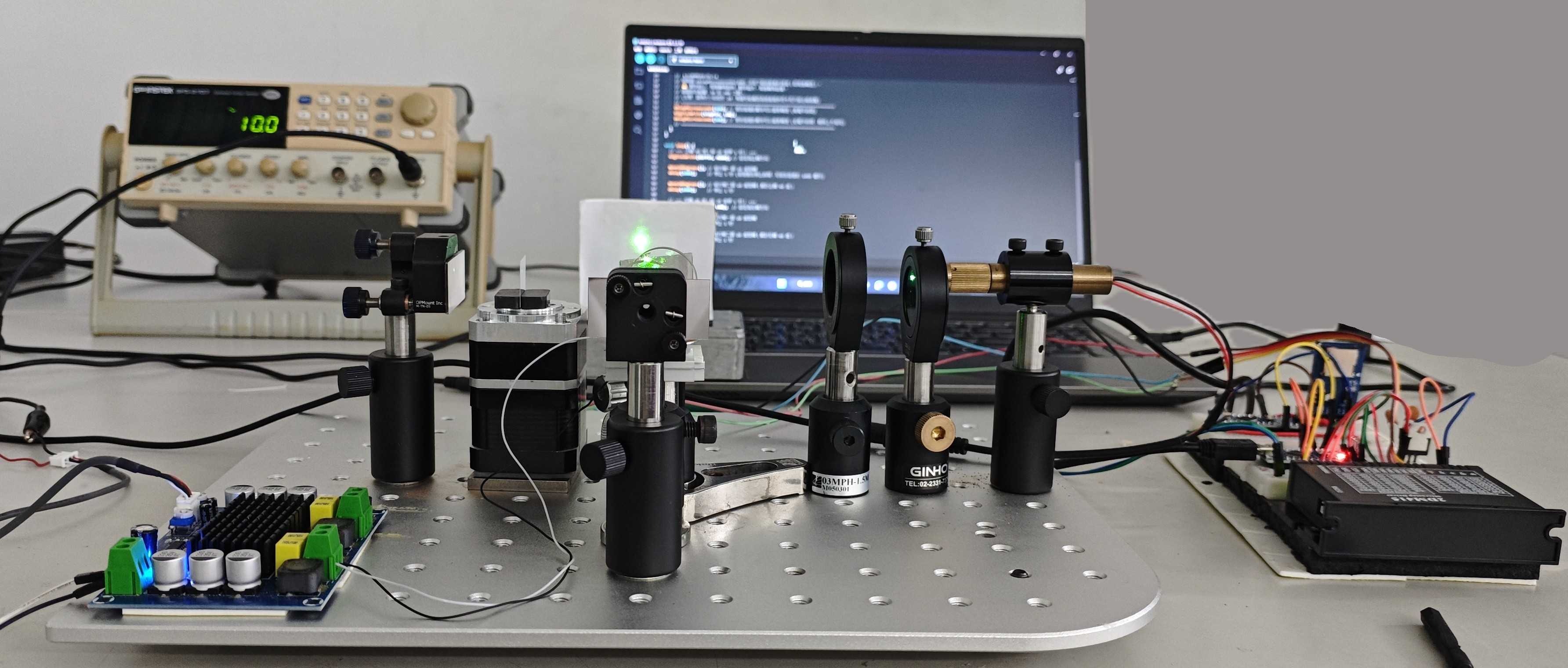 光通光電 LAB9 相位調變干涉術用於玻璃厚度量測 實驗用光學平台與設備實拍照片